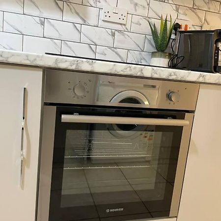 Modern 1 Bed Apartment In The City Centre Of 더비 외부 사진