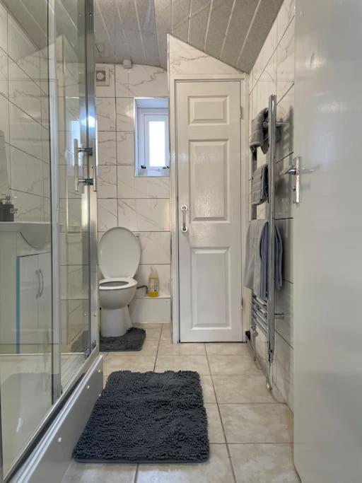 Modern 1 Bed Apartment In The City Centre Of 더비 외부 사진